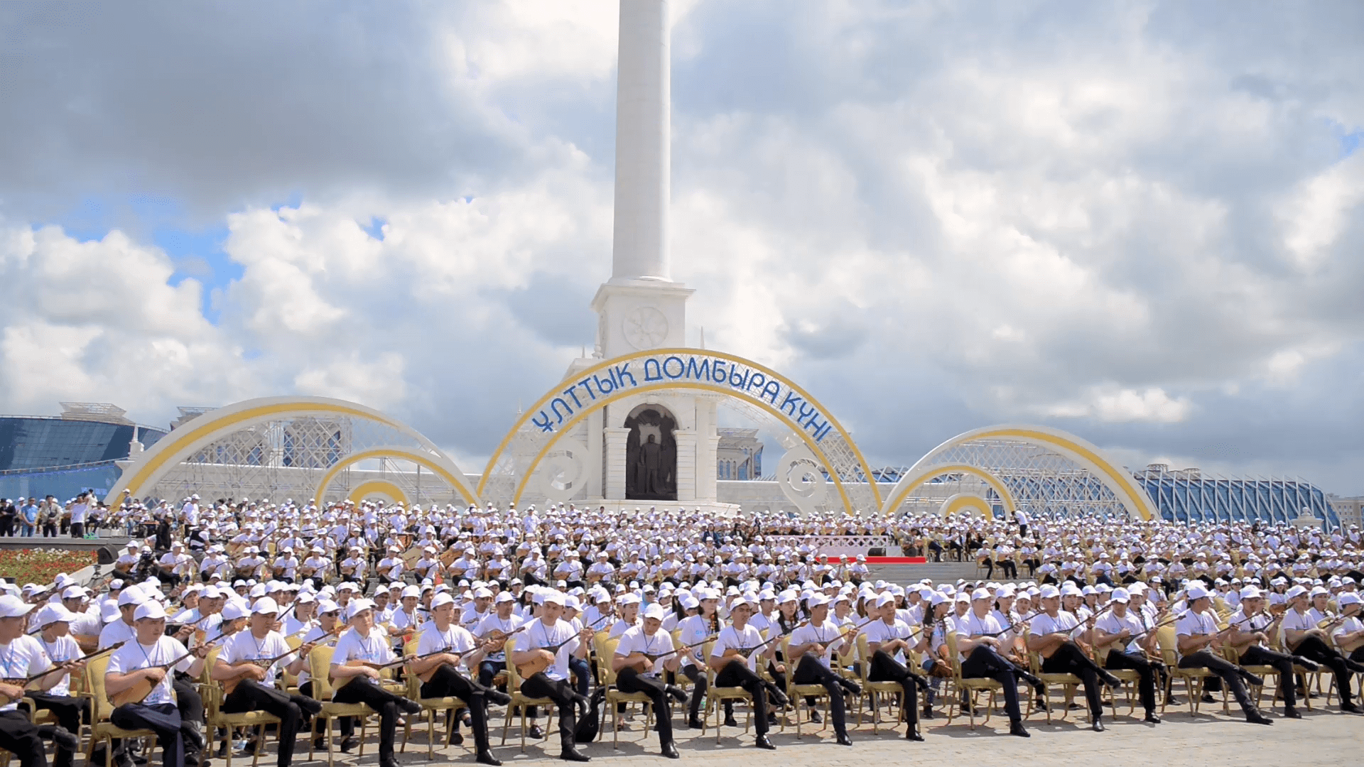 دومبىرا – داستان