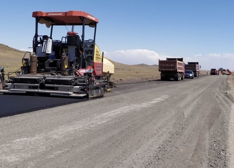 جامبىل وبلىسىنداعى جەرگىلىكتى جولداردىڭ شامامەن 320 شاقىرىمى جاڭارتىلادى