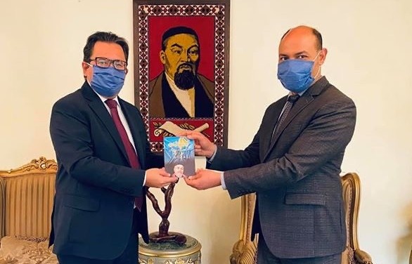 كايردە “ابايدىڭ قازاقستان حالقىنا وسيەتتەرى” اتتى كىتاپ جارىق كوردى