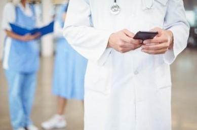 مەديتسينا قىزمەتكەرلەرى تەگىن بايلانىسپەن قامتىلماق