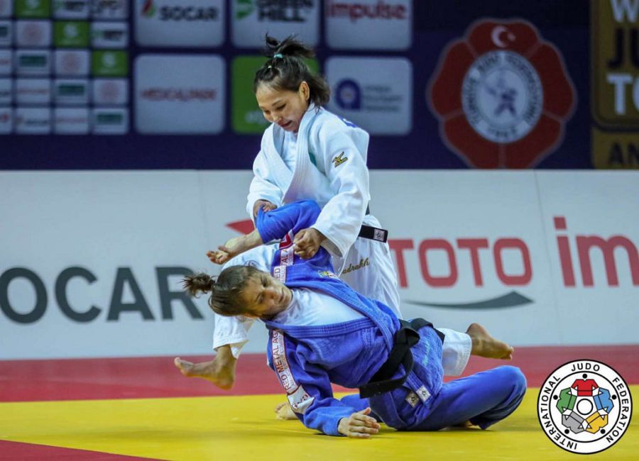 اق جول, ارۋلار!