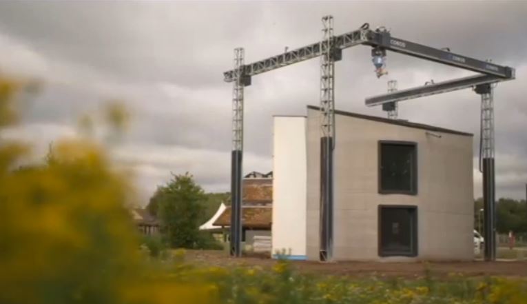 3D-پرينتەرمەن سالىنعان ەكى قاباتتى ءۇي (ۆيدەو)