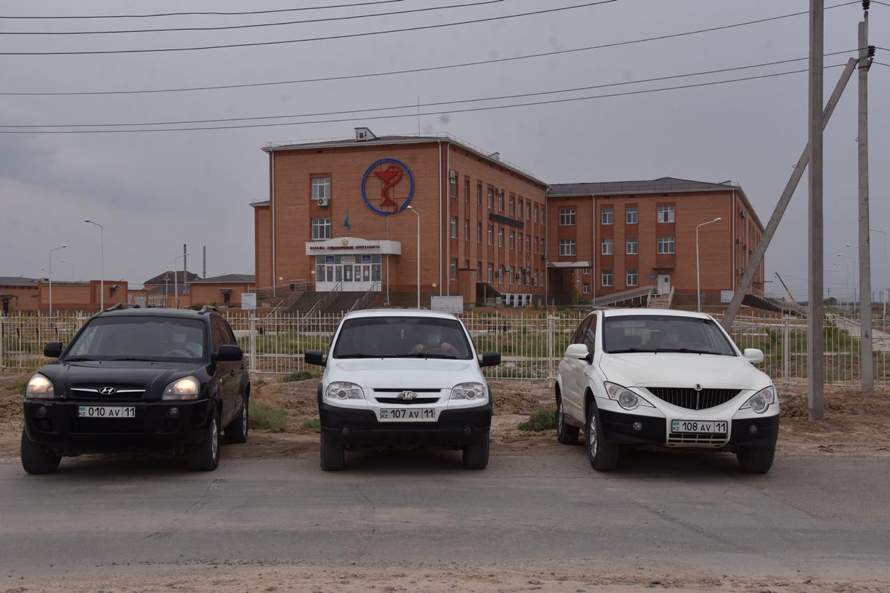 قىزمەتتىك كولىك دارىگەرلەرگە كومەك كورسەتەدى