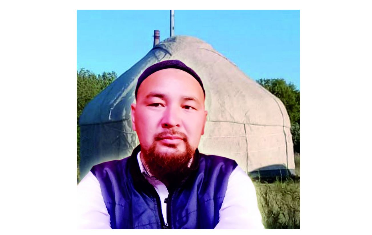 ترويتسك مەشىتىنىڭ يمامى كيىز ۇيدە تۇرادى