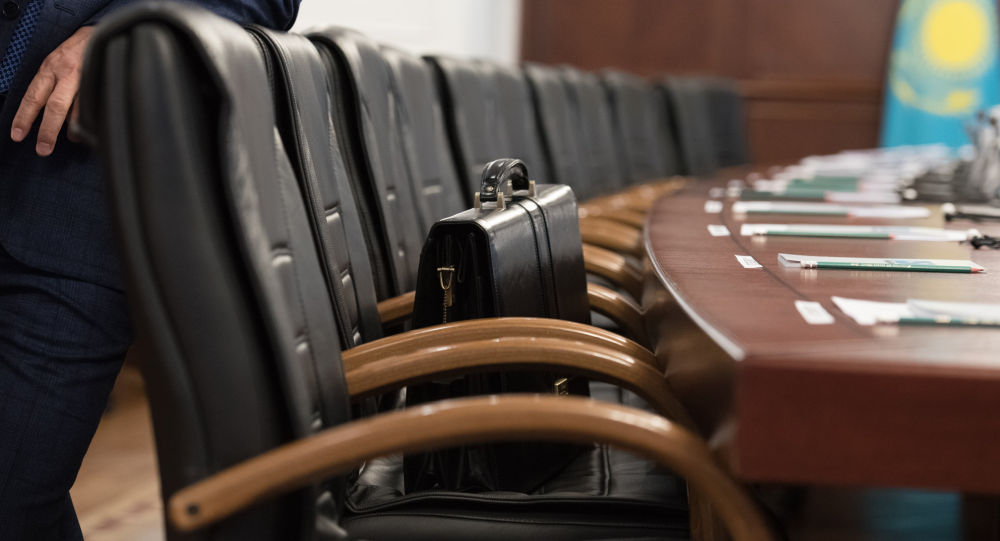 شەنەۋنىكتەر وزگەرۋگە ءتيىس