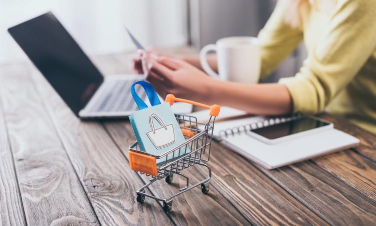 بيىل ءبىرىنشى جارتىجىلدىقتا قازاقستاندا ەلەكتروندى ساۋدا كولەمى ءبىر جارىم ەسە ءوستى