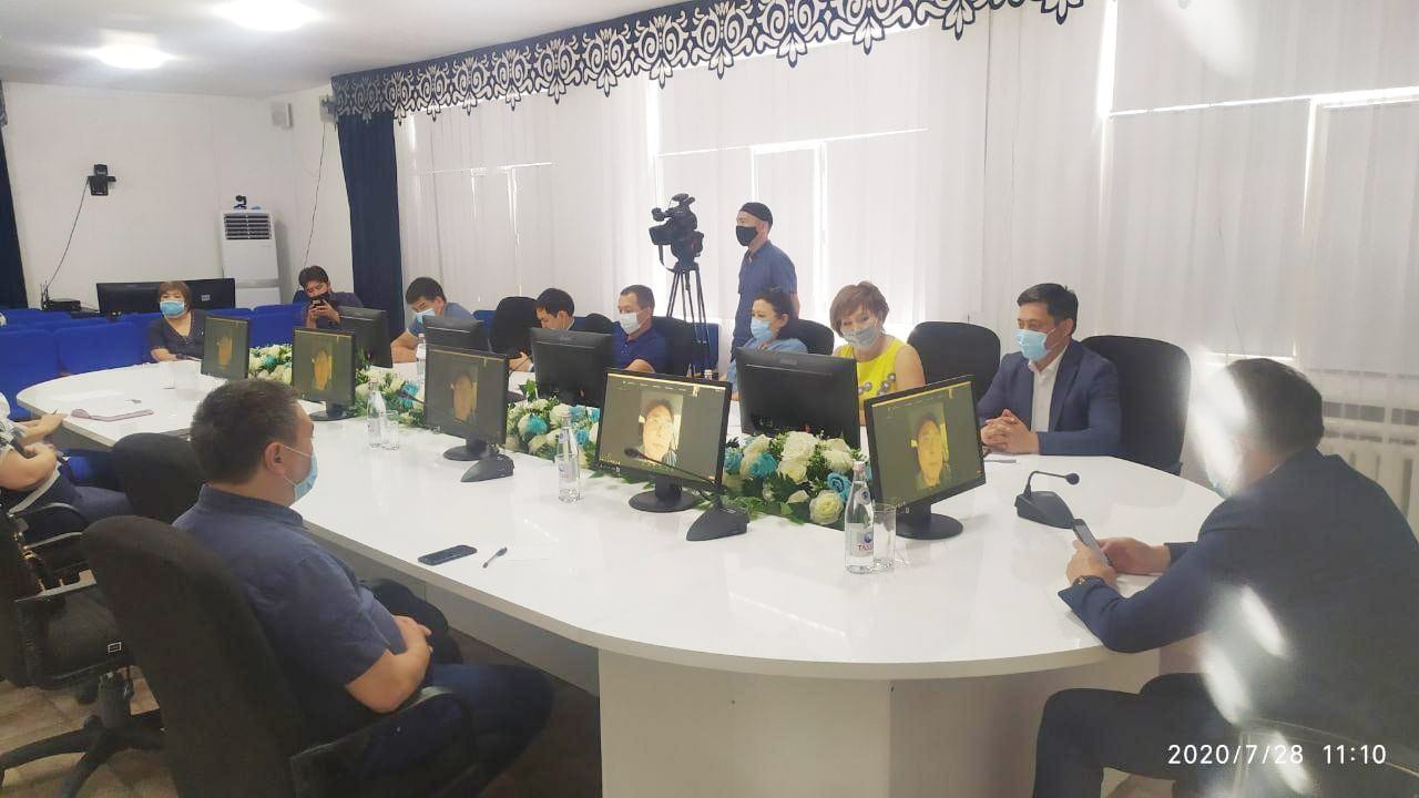 جامبىلدىق دارىگەرلەر وڭتۇستىك كورەيا دارىگەرلەرىمەن تاجىريبە الماستى