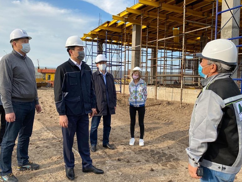 ەلوردا اكىمى قۇرىلىسى ۇزاققا سوزىلعان بىرنەشە ءۇيدىڭ جۇمىسىمەن تانىستى