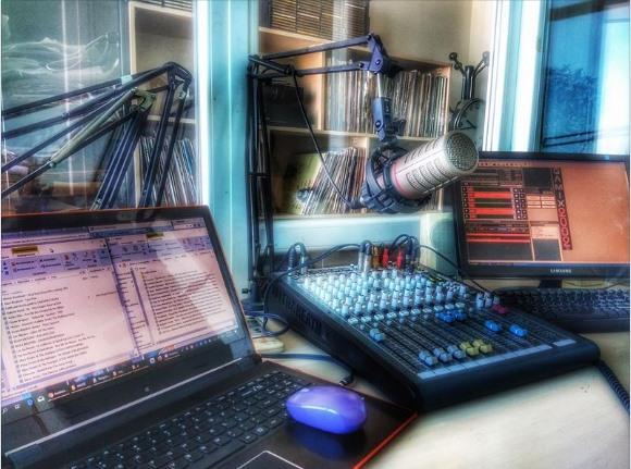 امەريكا راديولارى ديماشتىڭ اندەرىن بەرە باستادى