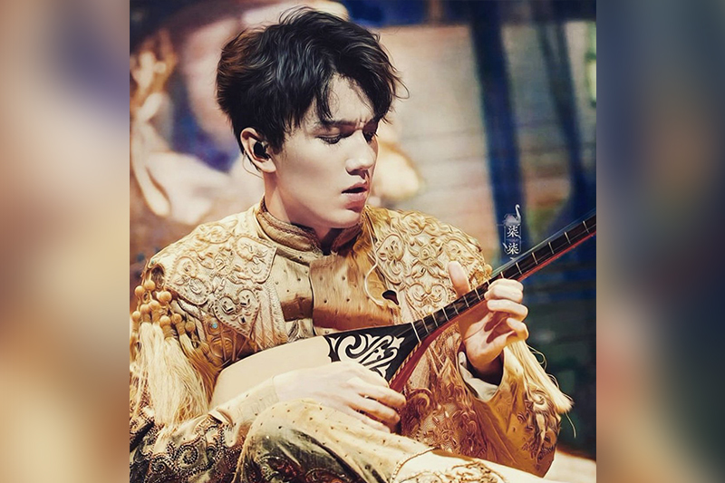 ديماش قۇدايبەرگەن قازاق تىلىندە بەينەبايان تۇسىرەدى