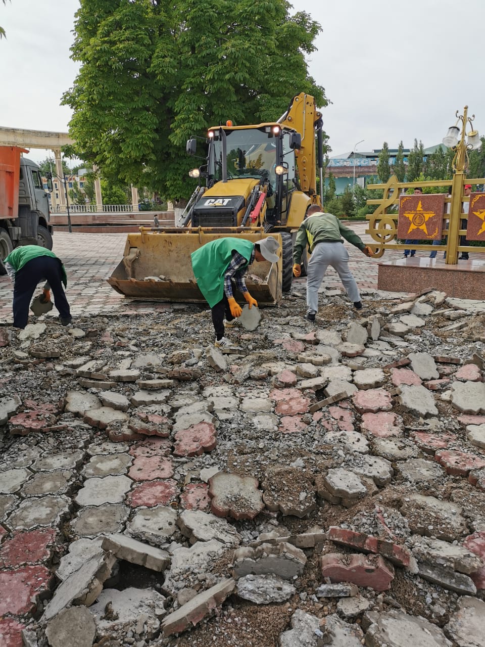 شىمكەنتتە كوپتەن كۇردەلى جوندەۋ كورمەگەن ء"شامشى اللەياسى" جاڭارتىلىپ جاتىر
