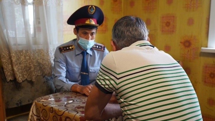 سقو-دا الاياق "جۇمىسقا تۇرعىزامىن" دەپ الداپ كەتكەن