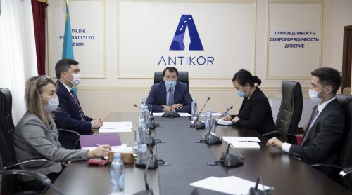 اليك شپەكباەۆ IHS Markit كومپانياسىنىڭ باس تالداۋشىسىمەن سكايپ-كولل وتكىزدى