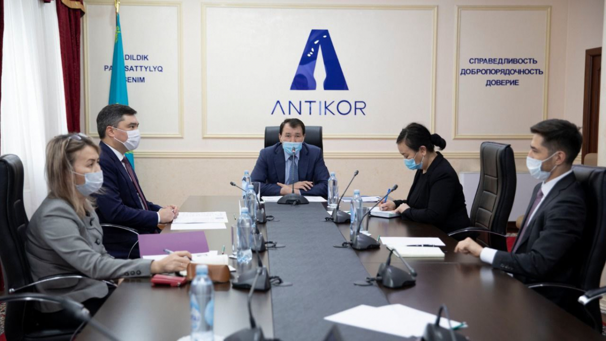 جۇيەلى جۇمىستارعا جوعارى باعا بەرىلدى