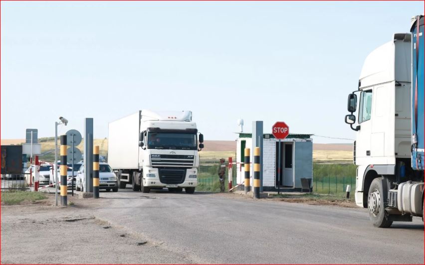 ەلىمىزدىڭ 8 وڭىرىندە جۇك كولىكتەرىنىڭ قوزعالىسىنا قويىلعان ۋاقىتشا شەكتەۋلەر الىندى