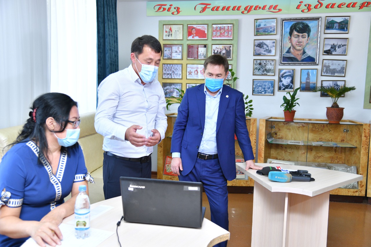 م.ايتەنوۆ پەداگوگ مامانداردى ىرىكتەيتىن بىرەگەي جوبامەن تانىستى