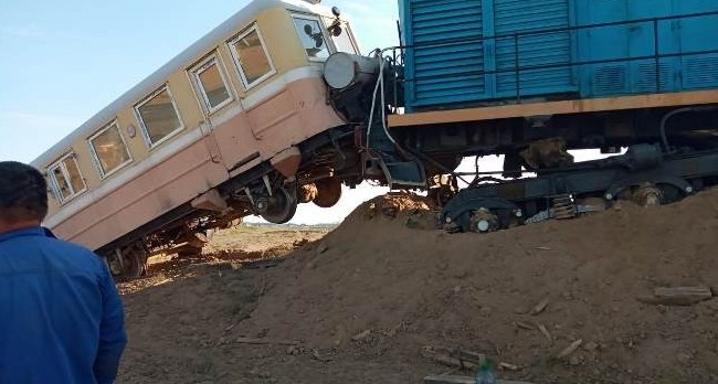 اتىراۋدا جۇك پويىزى اپاتقا ۇشىرادى