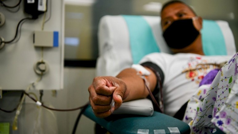 قان پلازماسىمەن ەمدەۋ تۋرالى پىكىر ەكىگە جارىلدى