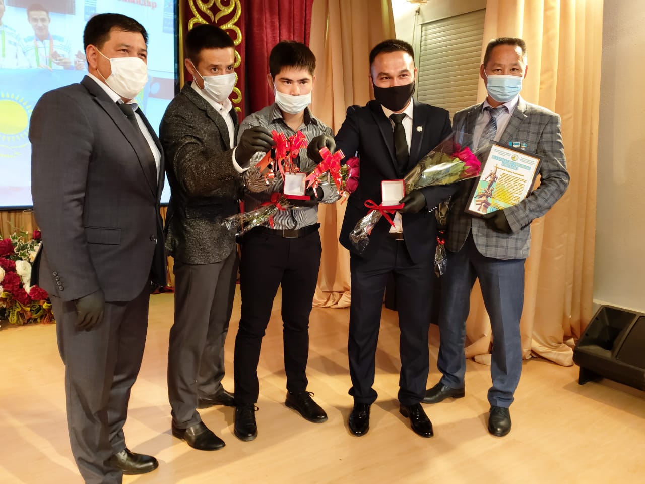 قوستانايدا سۋردليمپيادا جۇلدەگەرلەرىنە پاتەر بەرىلدى