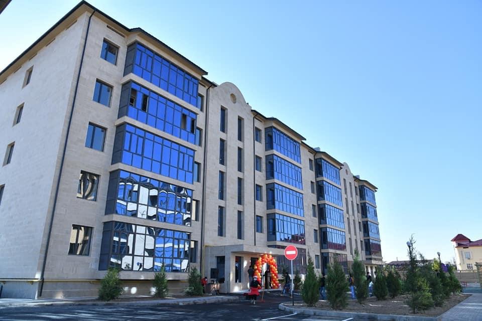 شىمكەنت تۇرعىندارى كونستيتۋتسيا كۇنىنە وراي باسپانالى بولدى