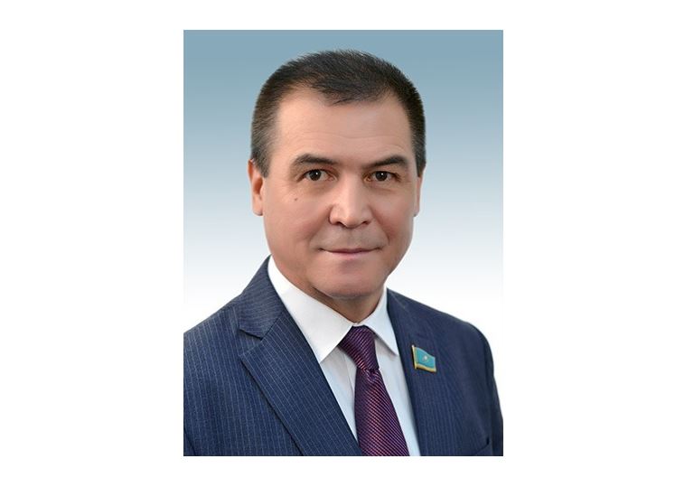 نۇرلان بەكنازاروۆ: كونستيتۋتسيالىق وزگەرىستەردىڭ نەگىزگى ماقساتى – حالقىمىزدىڭ الەۋەتىن كوتەرۋ