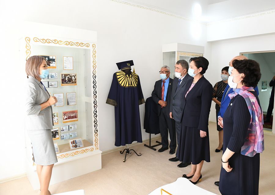 قايراتكەر رۋحىنا قۇرمەت