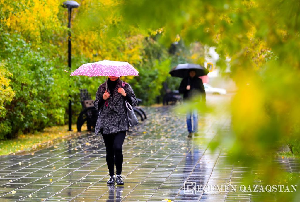 ەلىمىزدىڭ كەي وڭىرىندە نايزاعاي ويناپ, جاڭبىر جاۋادى