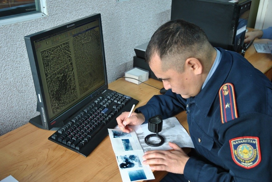 كريميناليستەر ساۋساق ىزدەرىنەن 95 قىلمىستى دالەلدەدى