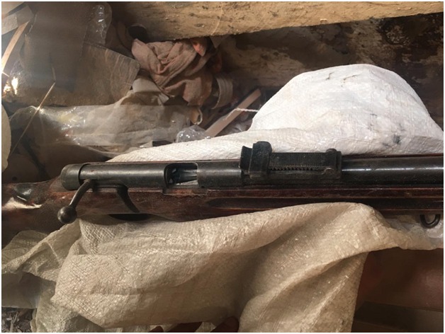 اكەلى-بالالىلاردىڭ ۇيلەرىنەن كەپتىرىلگەن قاراسورا مەن تىركەلمەگەن قارۋلار تاركىلەندى