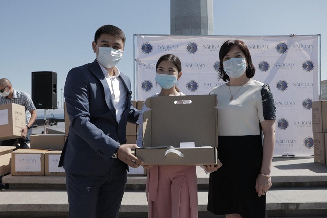 "ساليقالى ۇرپاق" قورى وقۋشىلارعا 500 نوۋتبۋك سىيلادى