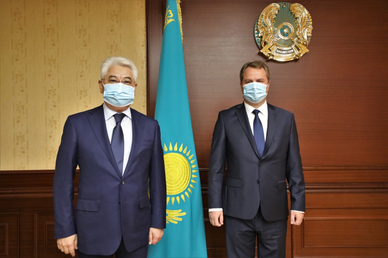 بەيبىت اتامقۇلوۆ بەلارۋسسيانىڭ قازاقستانداعى ەلشىسىمەن كەزدەستى