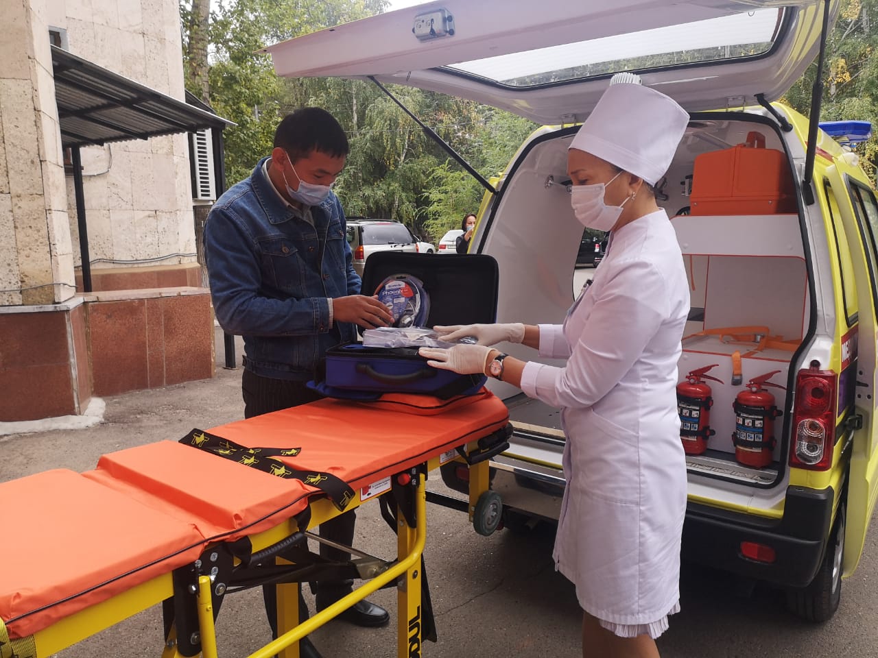 ورالدىق دارىگەرلەر دەمەۋشىلەر كومەگىنە يە بولدى