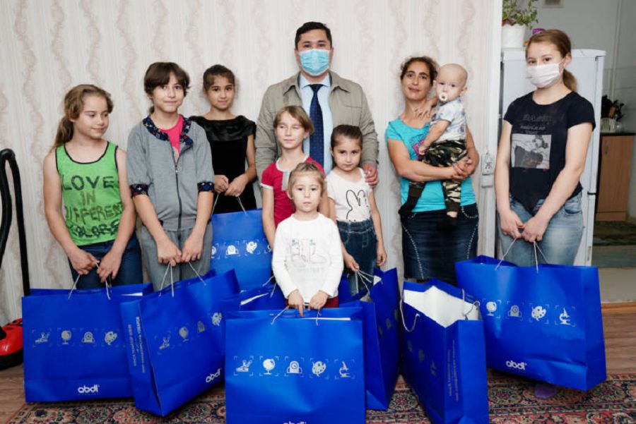 توپ بالاعا قىسقى كيىم اپەردى