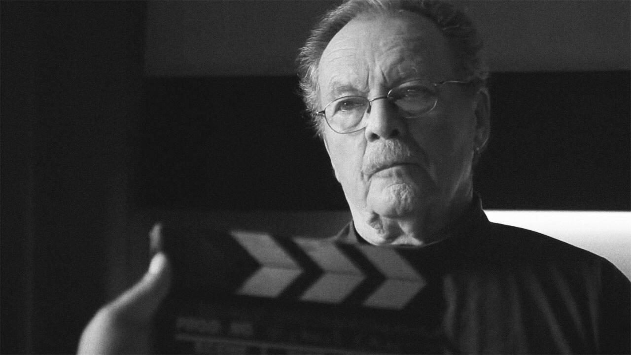 امەريكالىق كينووپەراتور مايكل چەپمەن دۇنيەدەن وزدى