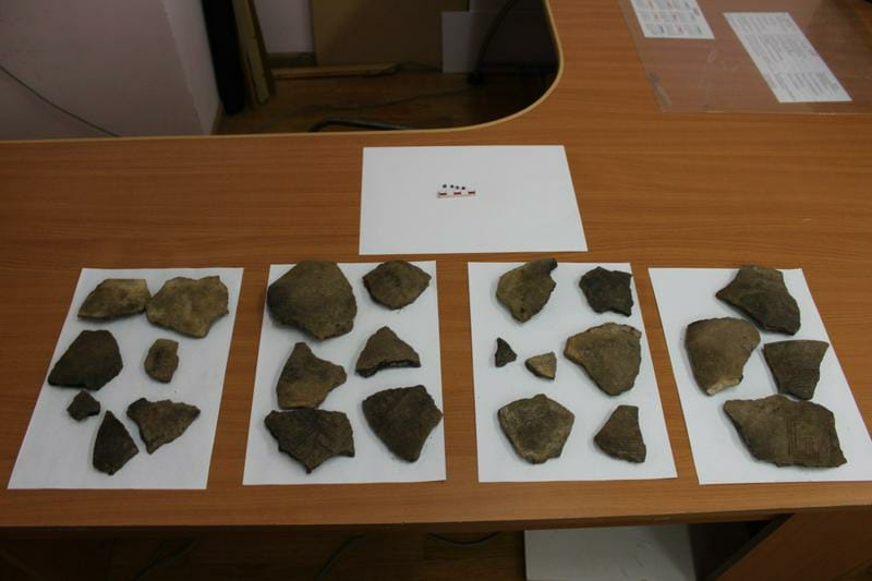 كوكشەتاۋلىق بالىقشى اندرونوۆ مادەنيەتىنە جاتاتىن كەراميكالىق بۇيىمدار تاۋىپ العان