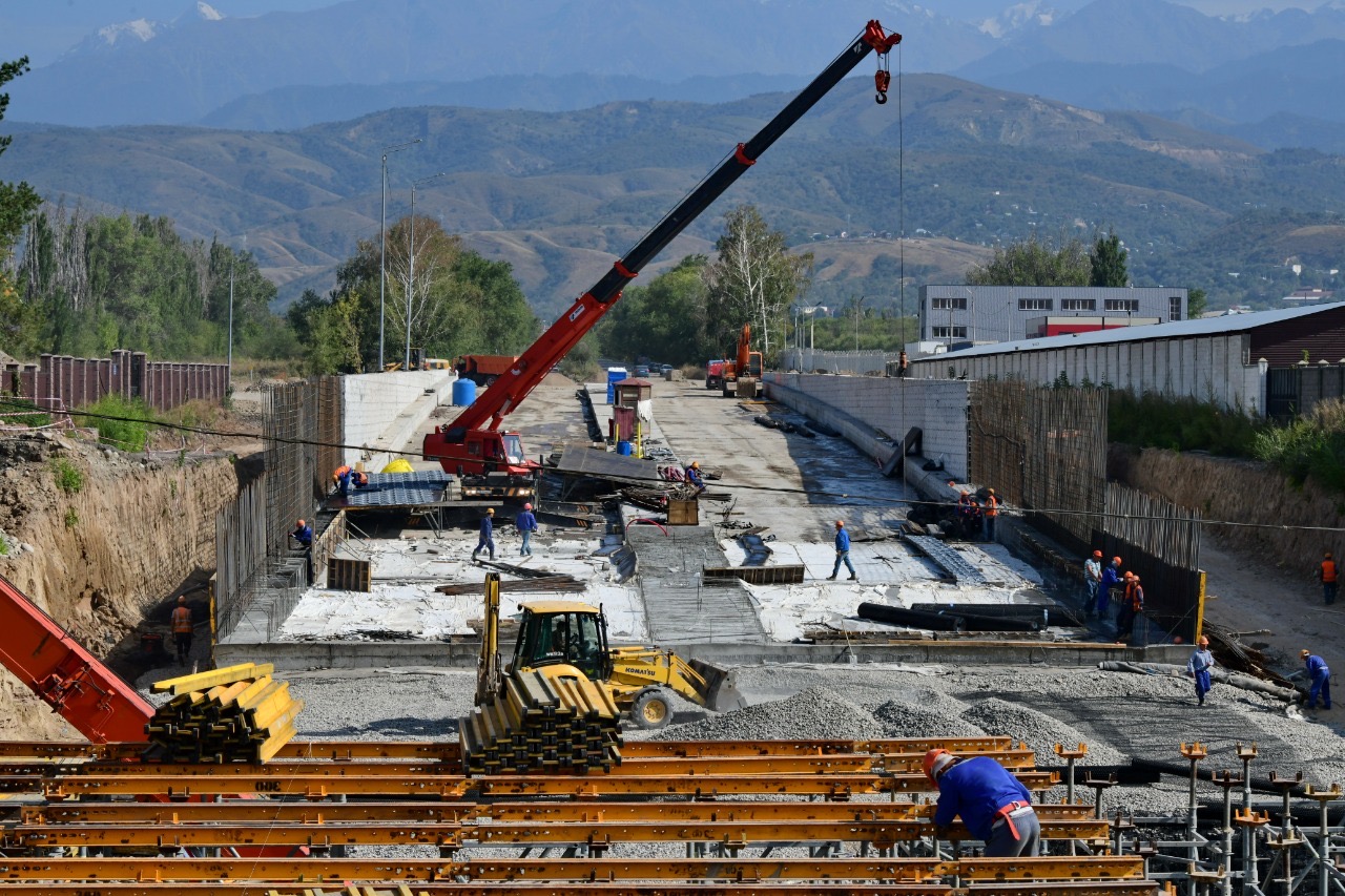 الماتىنىڭ “شىعىس قاقپاسىنداعى” جولايرىق مىڭداعان ادامنىڭ ساپارىن جەڭىلدەتەدى