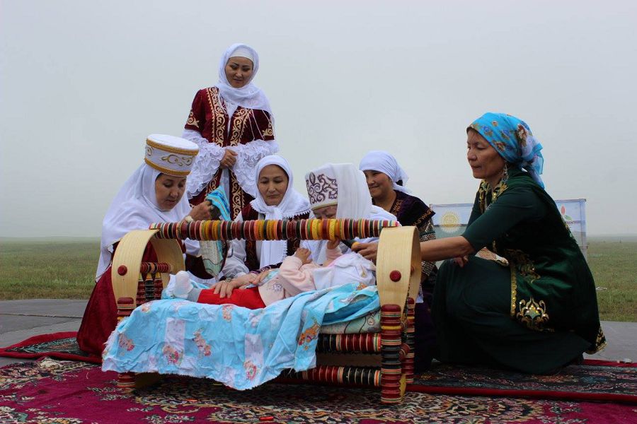 كىندىك شەشە ءھام كىسى مىنەزى