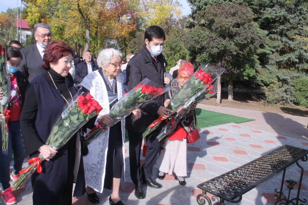 ورالدا جۇبان مولداعاليەۆكە ەسكەرتكىش اشىلدى