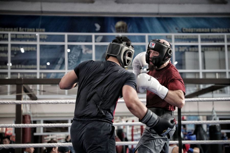 الەمدە توپ باستار بوكسشىمىز جوق