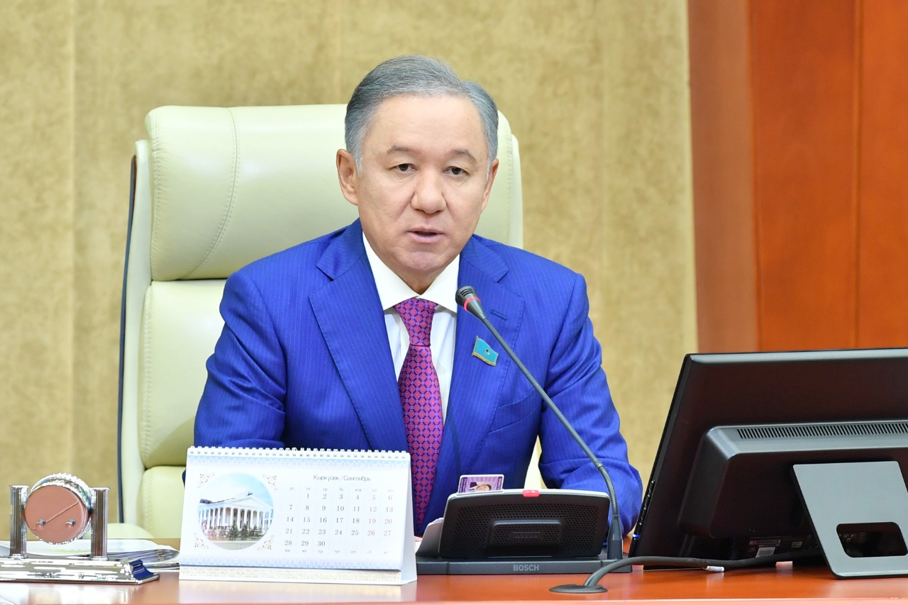 ماجىلىستە مەملەكەتتىك تاپسىرىسپەن ءبىلىم الۋ ماسەلەسى قارالدى