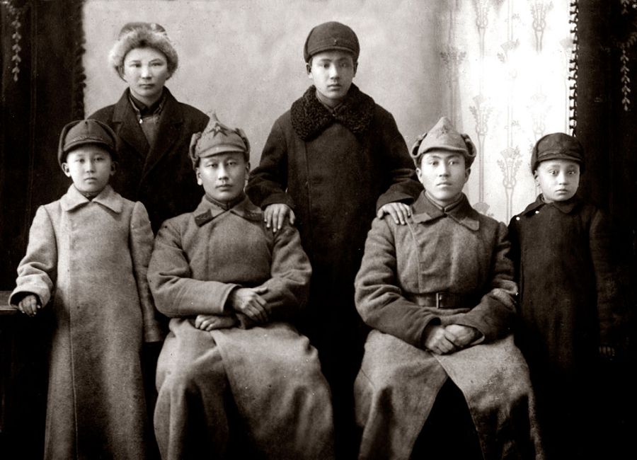 حاتتار گەنەرال ومىرىنەن سىر شەرتەدى