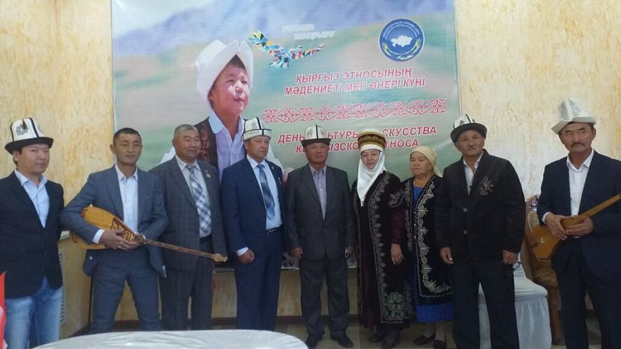 قازاق-قىرعىز ءبىر تۋعان...