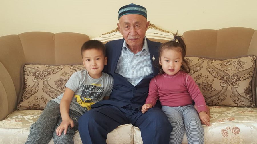 شاكىرت جۇرەگىندەگى ۇستاز