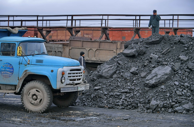 پاۆلوداردا كومىر باعاسى تومەندەدى