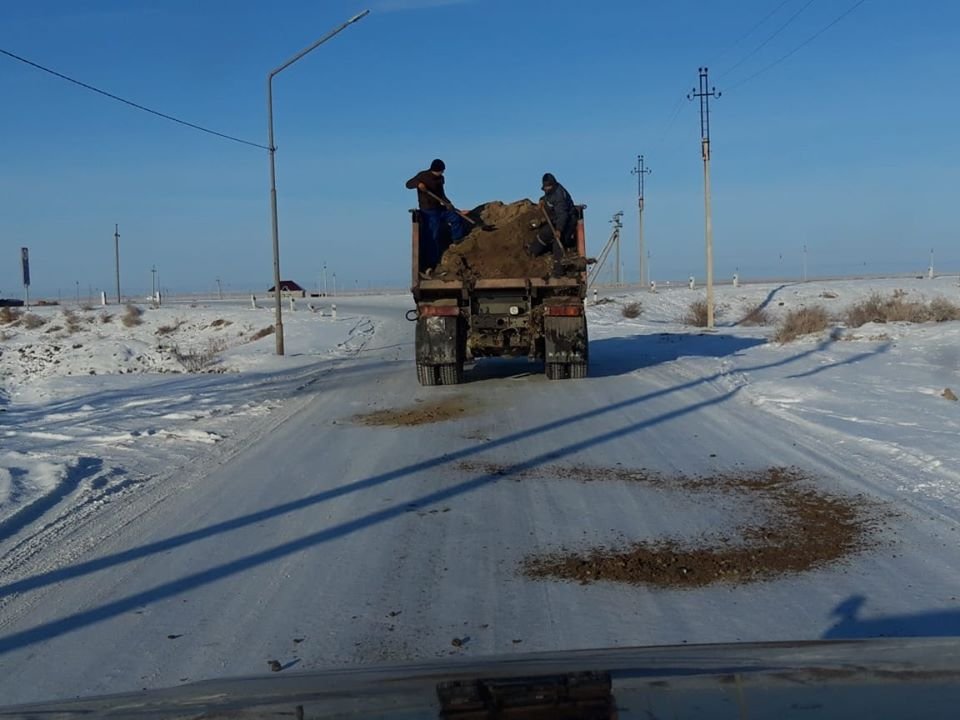 قۇم دا, تۇز دا سەبىلمەك