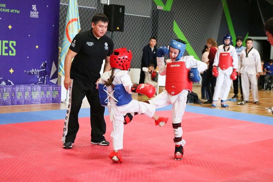 ەرەكشە بالالاردى بەيىمدىك سپورت شىڭدايدى