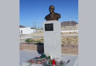 ماڭعىستاۋدا سايىن شاپاعاتوۆتىڭ 80 جىلدىعى اتالىپ ءوتتى