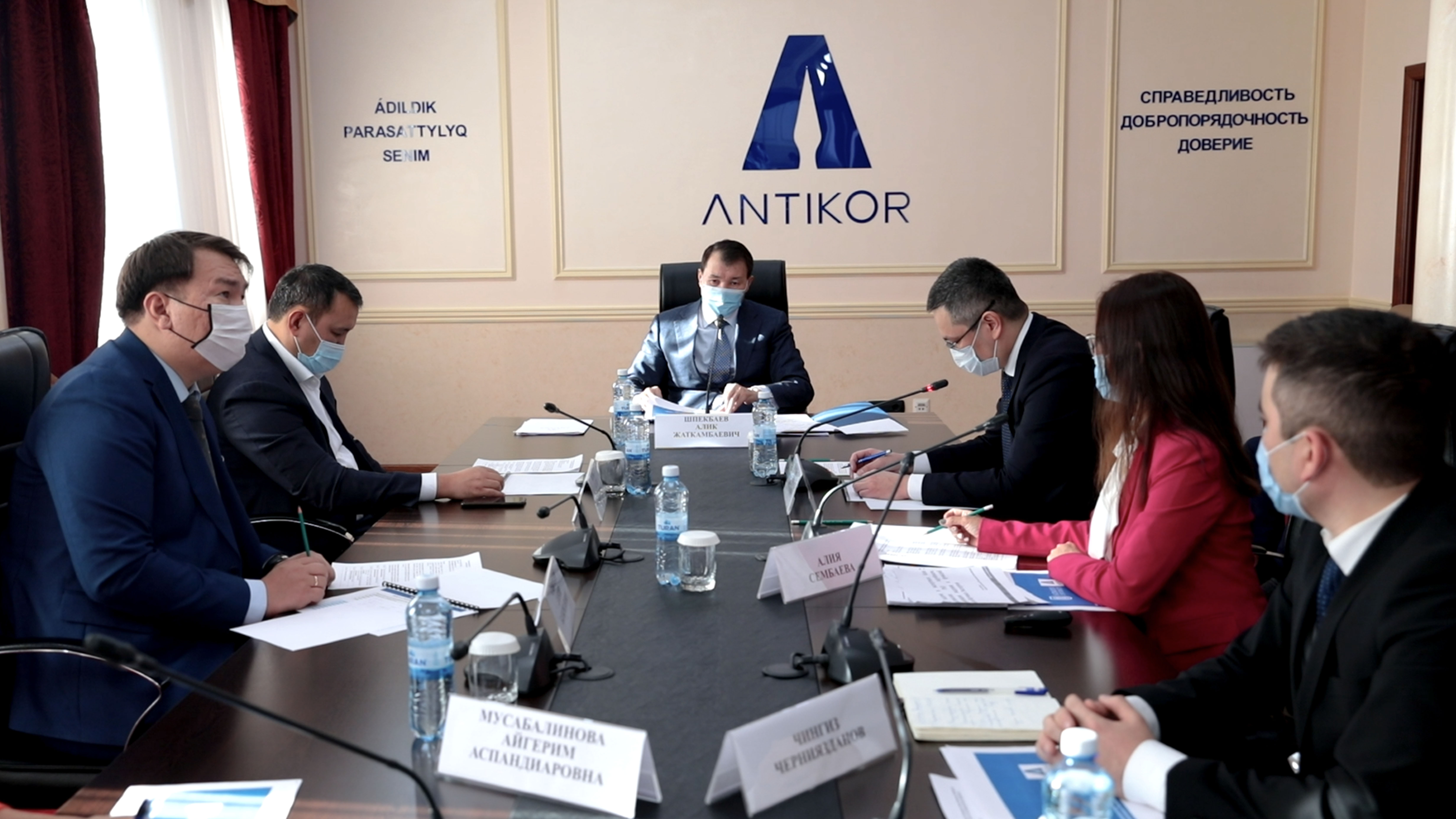 عىلىمي ساراپشىلار كەڭەسىنىڭ العاشقى وتىرىسى ءوتتى