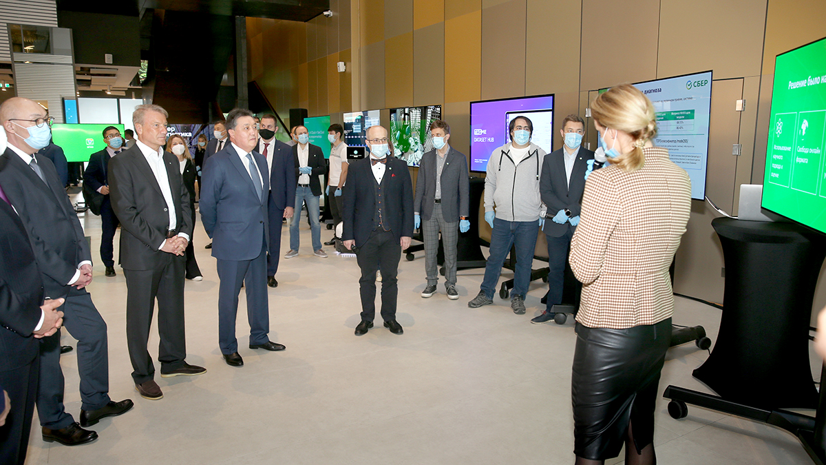 اسقار مامين رەسەيدىڭ ءىرى كومپانيالارىنىڭ باسشىلىعىمەن بىرلەسكەن جوبالاردى ىسكە اسىرۋ ماسەلەسىن تالقىلادى