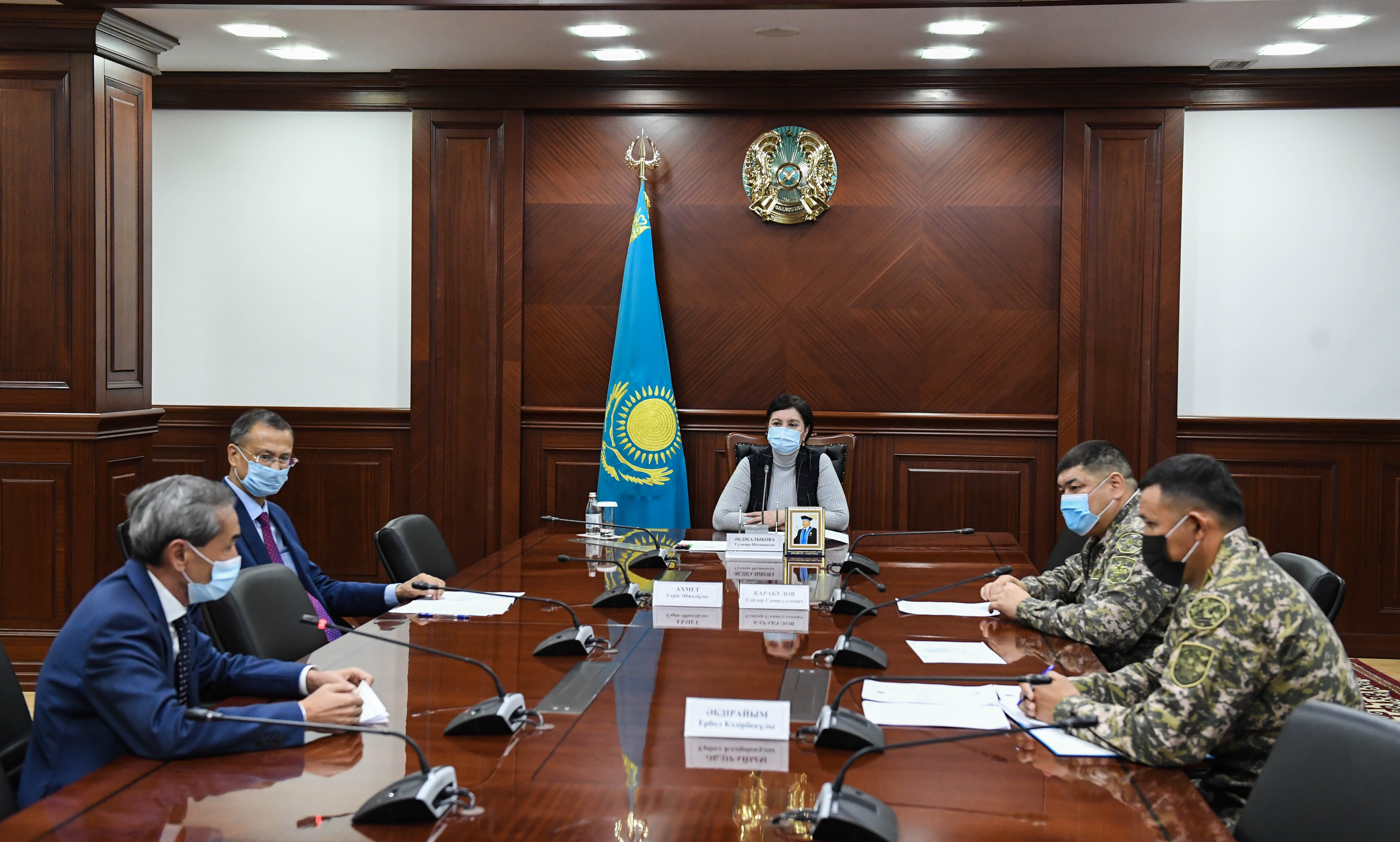 گۇلشارا ابدىقالىقوۆا "وڭتۇستىك" وڭىرلىك قولباسشىلىعى اسكەرلەرىنىڭ قولباسشىسىمەن كەزدەستى